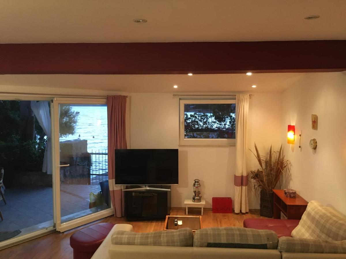 Apartment Jakov With Boat Mooring Zaboric Exterior photo